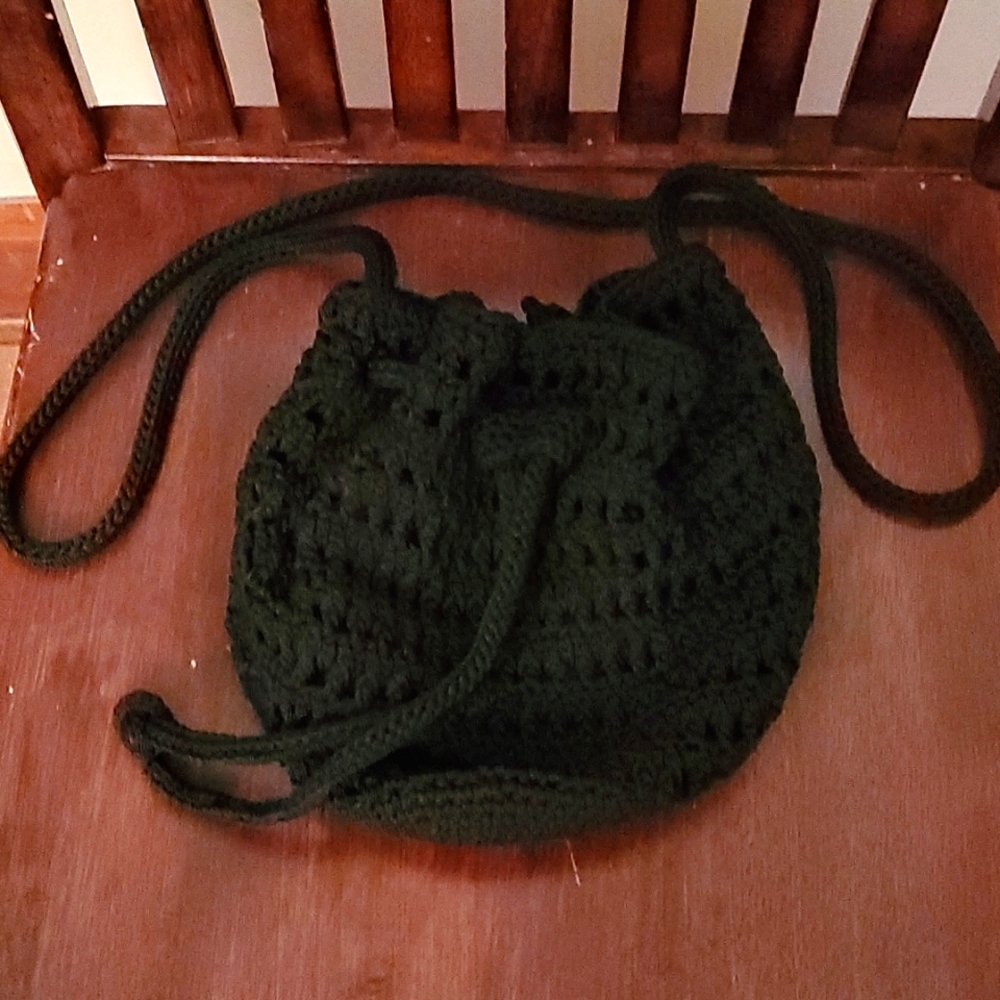 Crocheted cinch sack